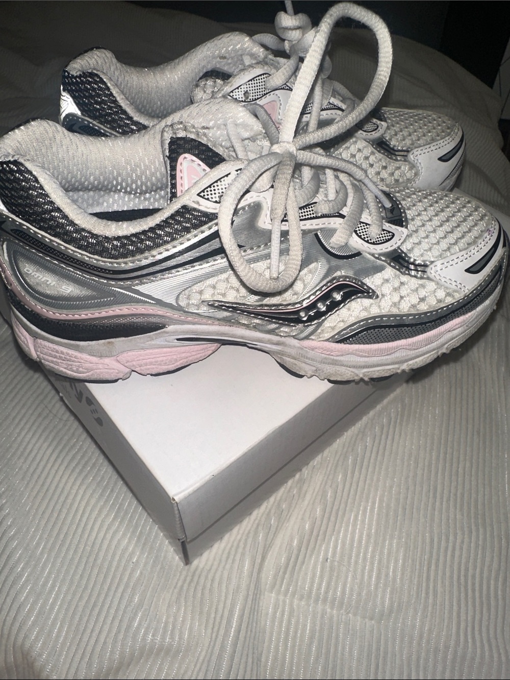 Girls saucony tennis